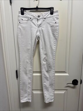 SO White Women’s Jeggings